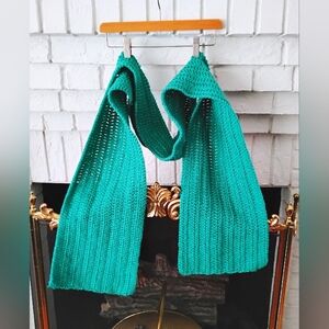 NEW! Vibrant Teal Knit Scarf